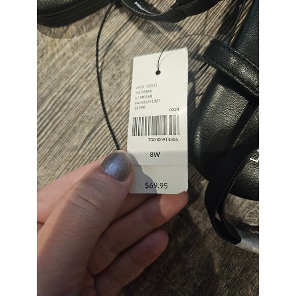 Lane bryant strappy flat sandals new black women's size 8 - Picture 2 of 4